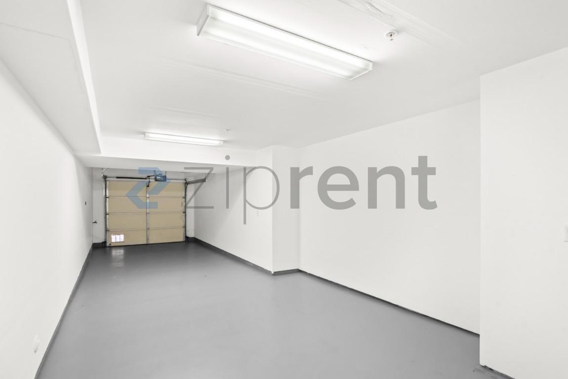 Building Photo - Unit