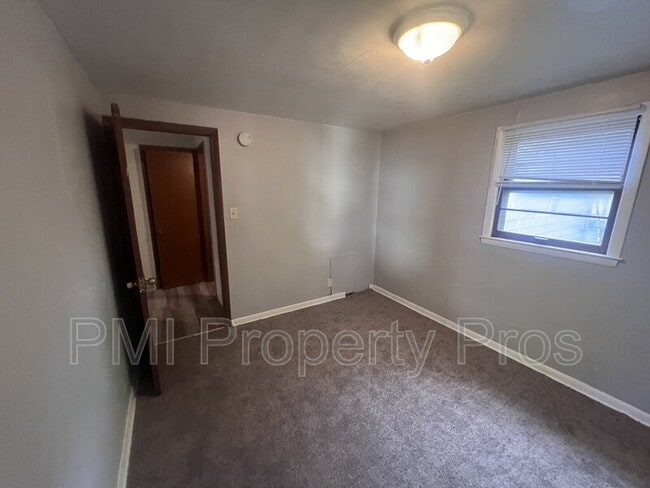 Building Photo - 4566 N 28th St