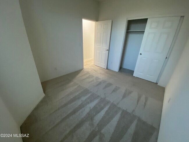 Building Photo - 12265 N Sutter Dr