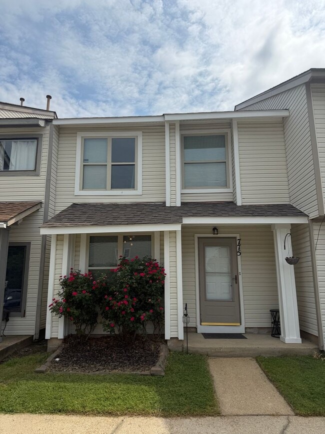 Building Photo - 775 Hecate Dr