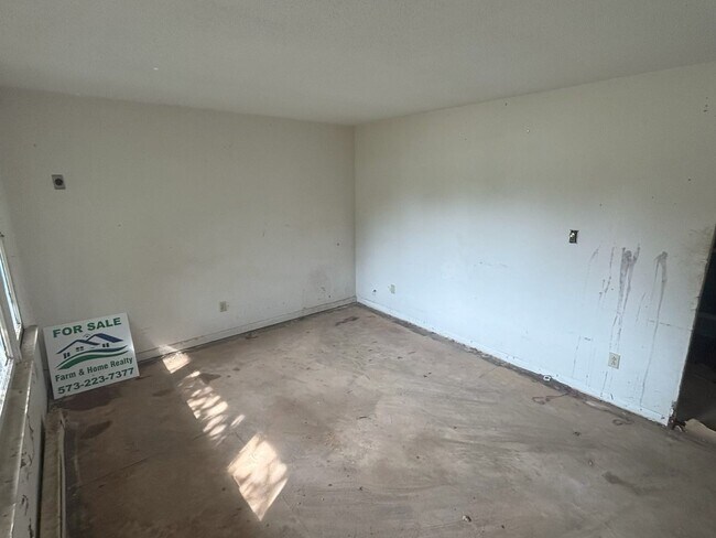 Building Photo - 511 Bud Ave