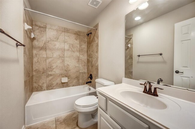 Building Photo - 10411 Winding Green Dr
