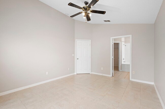 Building Photo - 1911 Colonial Woods Blvd