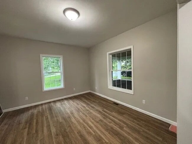 Building Photo - Charming 3-Bedroom Single-Family Home – Ne...
