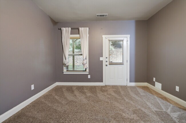 Building Photo - 2110 Westhill Dr SE, Smyrna, GA 30082
