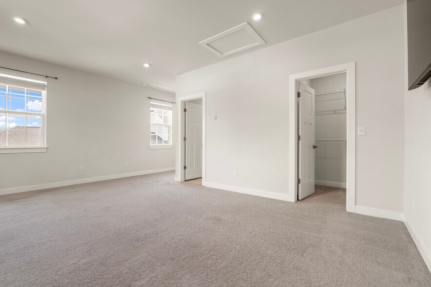 View of 5th Bedroom Closet - 1578 Drakes Creek Rd