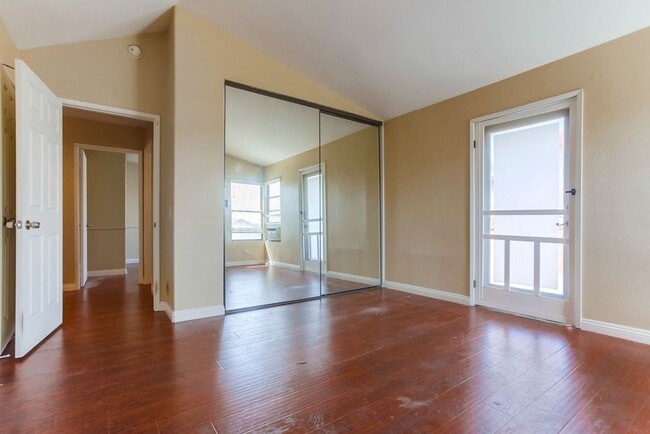 Building Photo - Charming Two Story 3 BR Home Available Mid June!