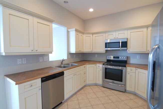 Building Photo - Downtown City Living Spacious 1 bedroom 1 ...