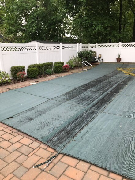 Building Photo - 8 Bayview Ave