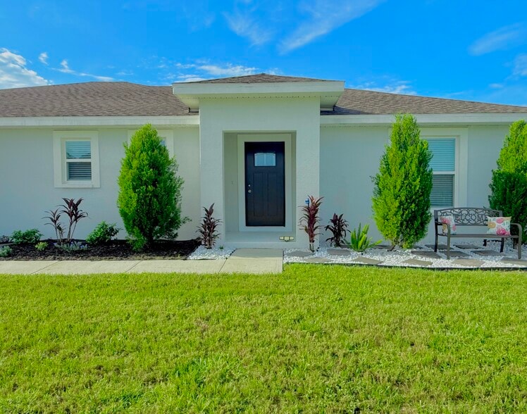 Building Photo - 2139 Sutton Ridge Ave