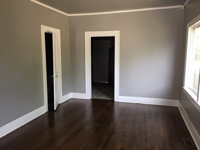 Building Photo - 2725 E 1st St