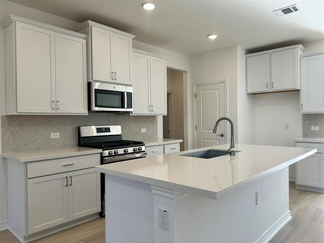 Building Photo - 1608 Purple Martin Dr