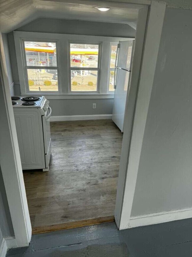 Building Photo - 25TH ST