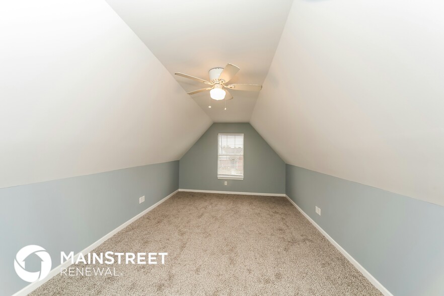 Building Photo - 1828 Cresent Ln