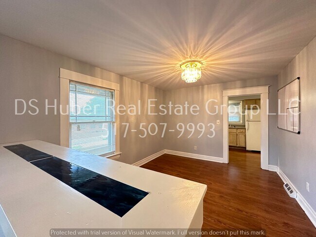 Building Photo - 526 W Hillsdale St