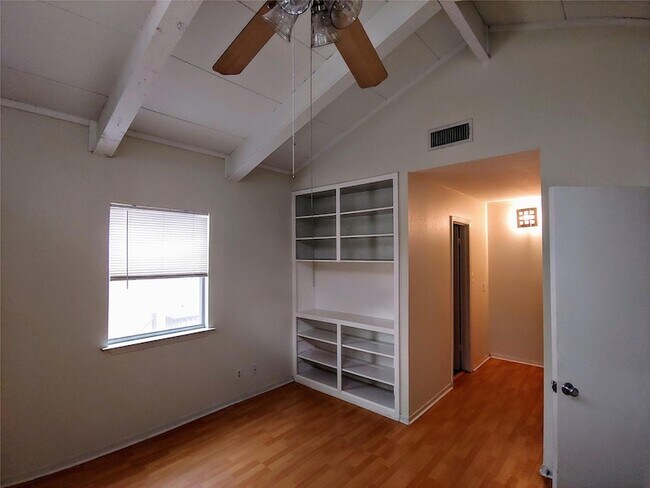 Building Photo - 3300 Clawson Rd