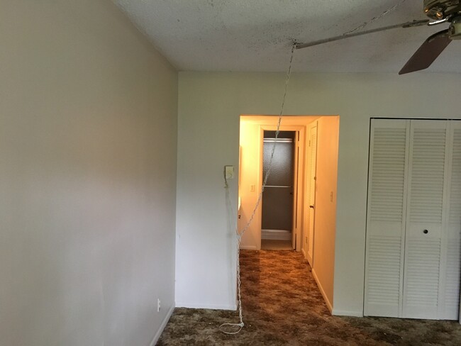 Building Photo - 1 Bedroom Condominium - Spring Creek - Sun...