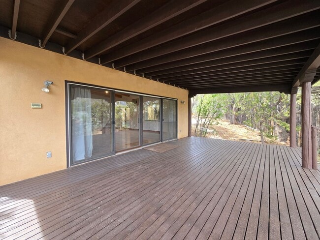 Building Photo - 9B Old Dog Run