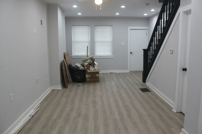 Building Photo - 3355 Argyle St