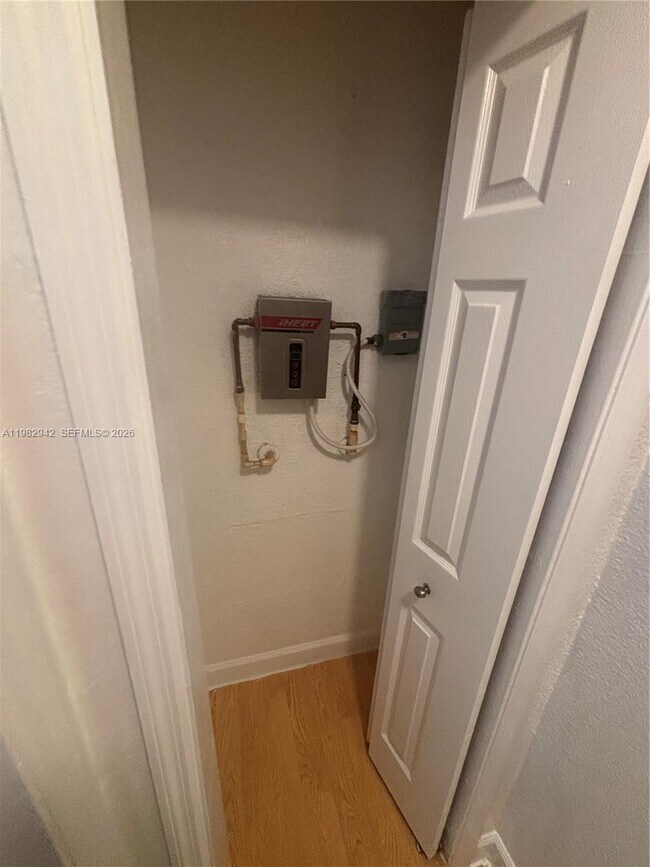 Building Photo - 300 SW 4th Ct