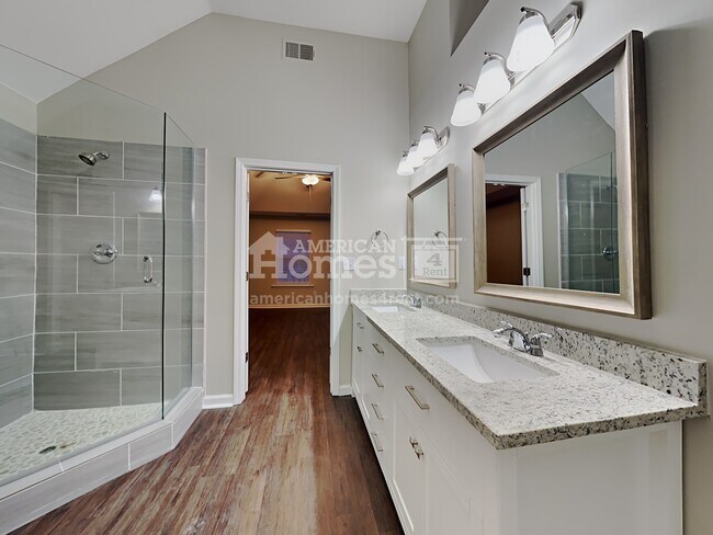 Building Photo - 7748 Parkmont Drive