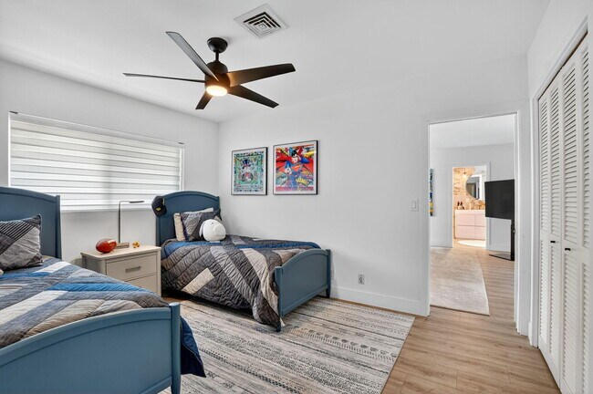 Building Photo - 891 Hickory Terrace