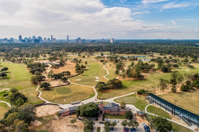 Building Photo - 609 Lester St