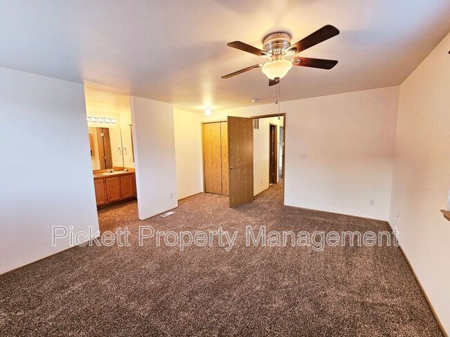 Building Photo - 1181 Landover Pl