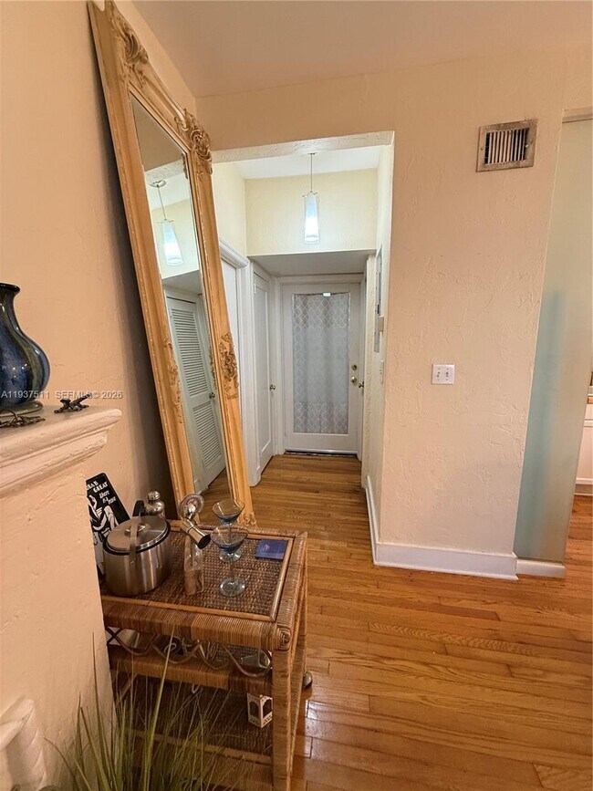 Building Photo - 1550 Jefferson Ave