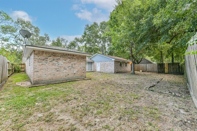 Building Photo - 605 Kings Ct