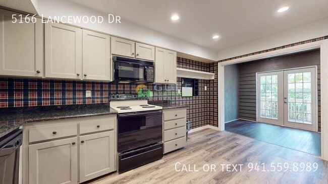 Building Photo - 5166 Lancewood Dr