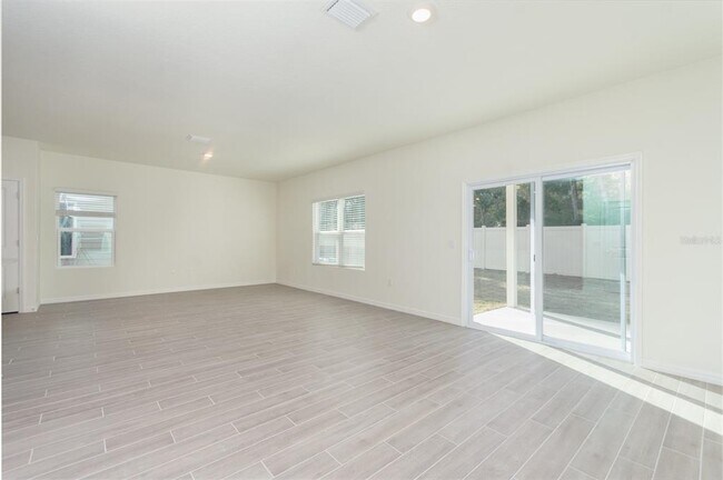 Building Photo - 4844 SW 51st Wy