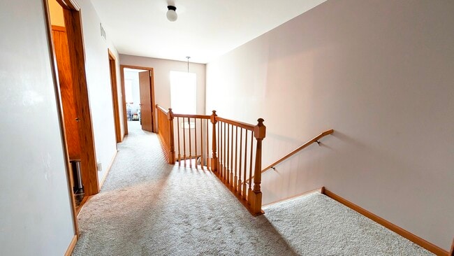 Building Photo - 1025 Woodview Ct