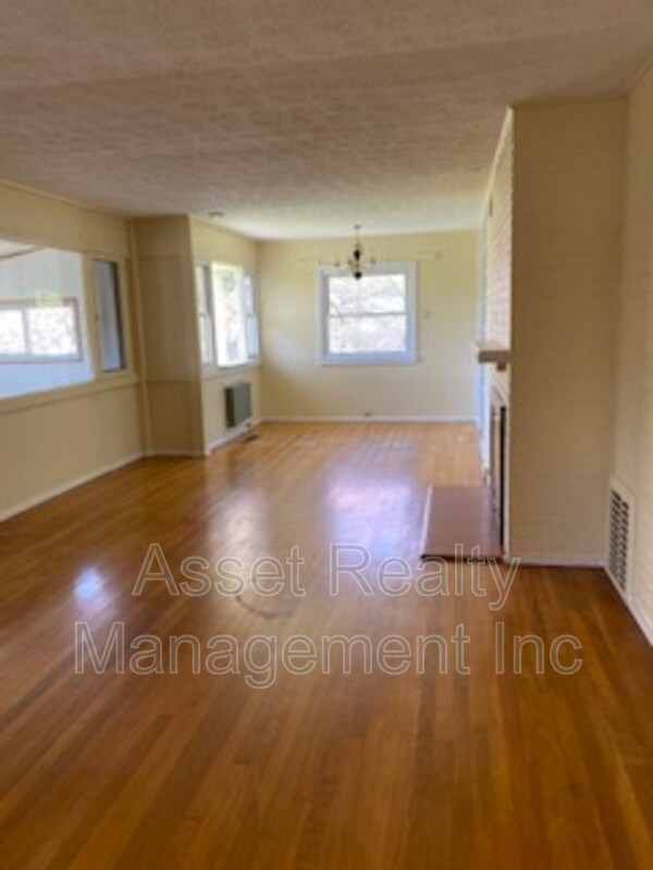 Building Photo - 150 Outer Dr