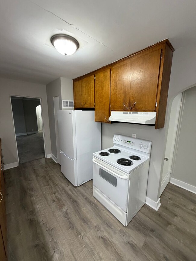 Building Photo - 1913 Stirling Ave