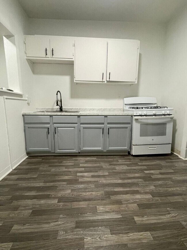 Building Photo - 2120 Susquehanna St