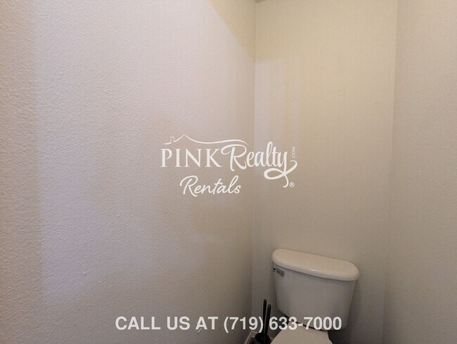 Building Photo - 955 Lords Hill Dr