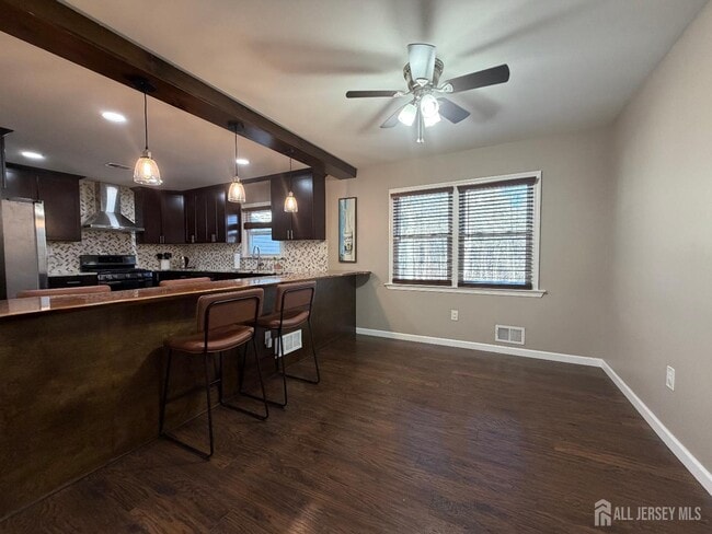 Building Photo - 7 Joseph Ct