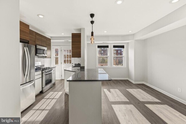 Building Photo - 5105 New Hampshire Ave NW