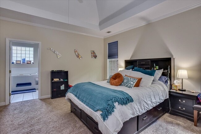Building Photo - 5 bedroom/3.5 bathroom home in Evans with ...