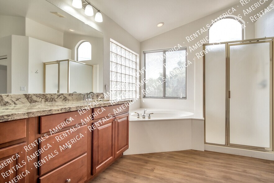 Building Photo - 2631 S Leonard Pl