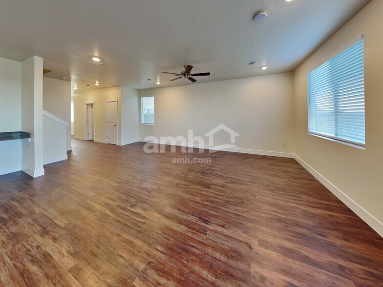Building Photo - 4065 N Keklik Ave