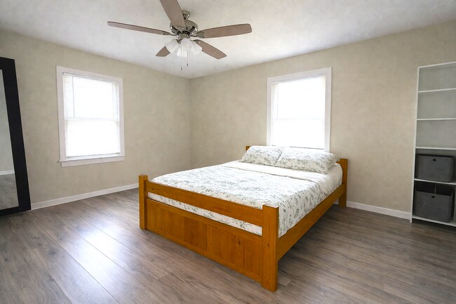 Building Photo - 1235 Kappes St