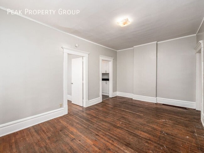 Building Photo - 133 E 12th Ave