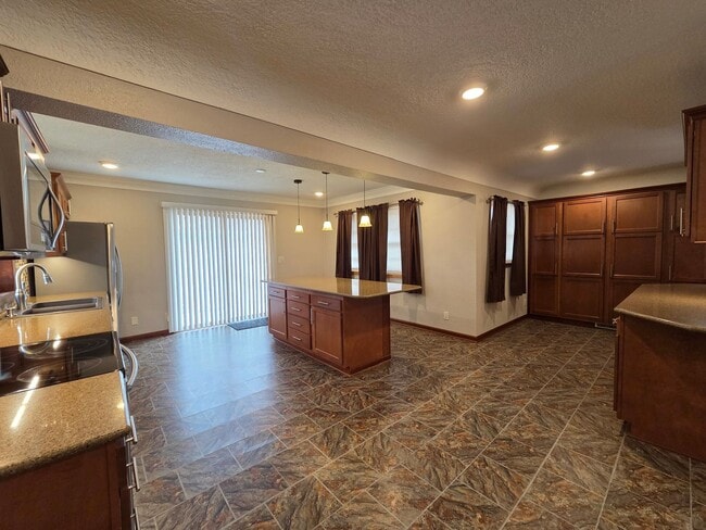 Building Photo - Well-Maintained 3BR Home – Garage + Washer/Dryer, dishwasher Included