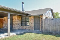 Building Photo - PEPERPORT.3913-3915