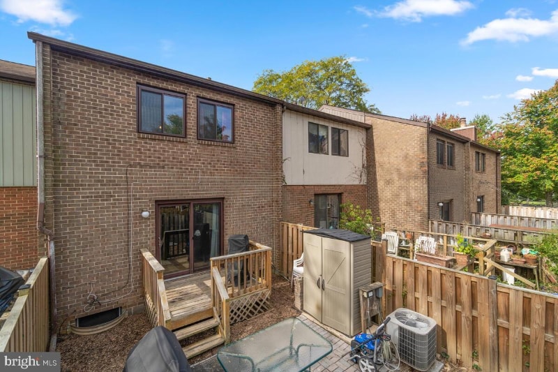 Building Photo - 5615 Open Sky