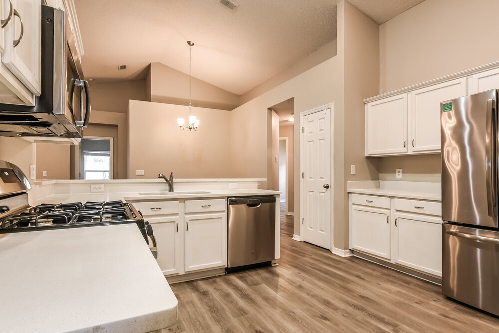 Building Photo - 15849 Green Cove Blvd