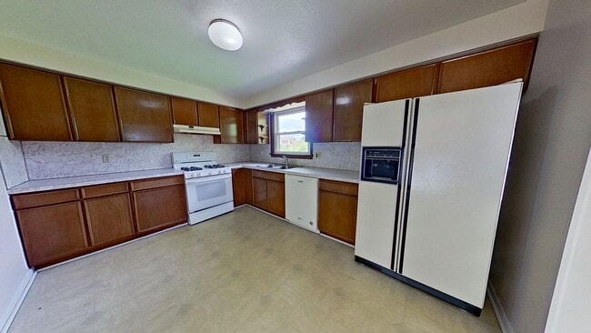 Building Photo - Single Family Home