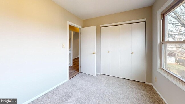 Building Photo - 72 Whethersfield Cir